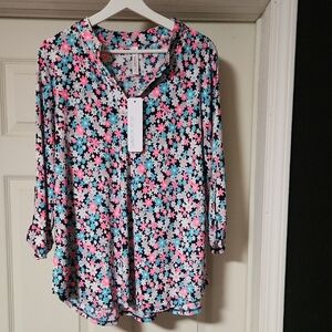 NWT Dear Scarlett Floral Blouse Size Large 3/4 Sleeve Split Neck Top